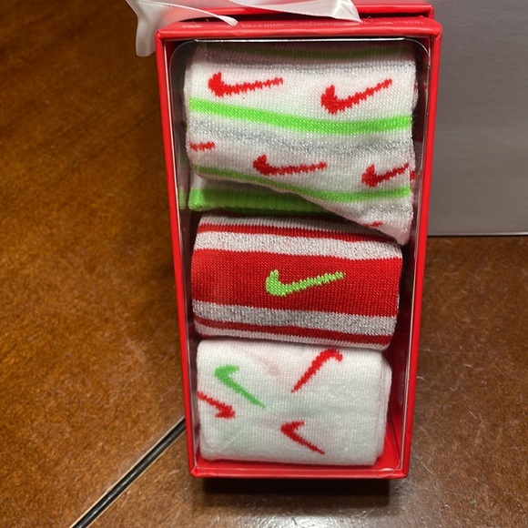 Nike Kids Crew size 5-7 - Picture 3 of 8